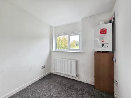 2 bedroom Flat to let in Weston Square, Macclesfield, SK11