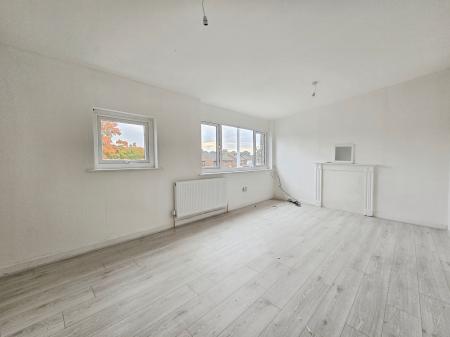 2 bedroom Flat to let in Weston Square, Macclesfield, SK11