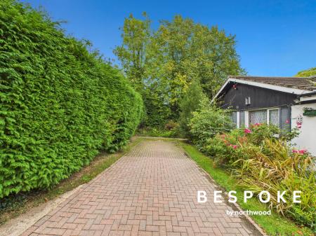 6 bedroom Detached bungalow for sale in Byrons Lane, Macclesfield, SK11