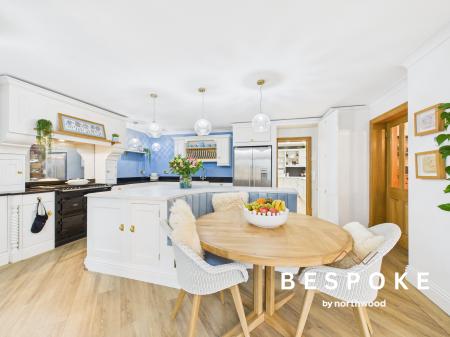 6 bedroom Detached house for sale in Gawsworth Road, Macclesfield, SK11