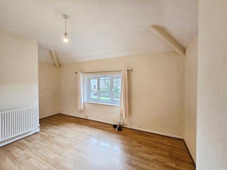 3 bedroom Semi-detached house to let in Kingsway, Bollington, SK10