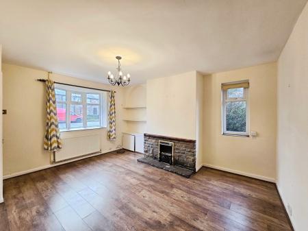 3 bedroom Semi-detached house to let in Kingsway, Bollington, SK10