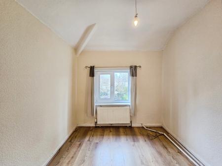 3 bedroom Semi-detached house to let in Kingsway, Bollington, SK10