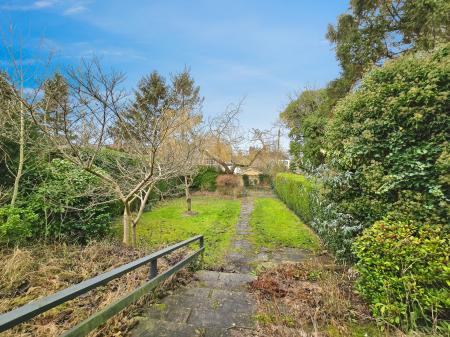 3 bedroom Semi-detached house to let in Kingsway, Bollington, SK10