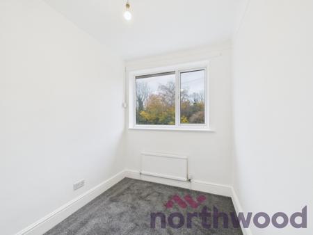 4 bedroom Detached house to let in Rugby Drive, Macclesfield, SK10
