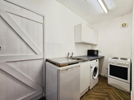 1 bedroom Flat to let in Cross Street, Macclesfield, SK11