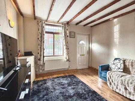 2 bedroom Terraced House to let in High Street, Macclesfield, SK11