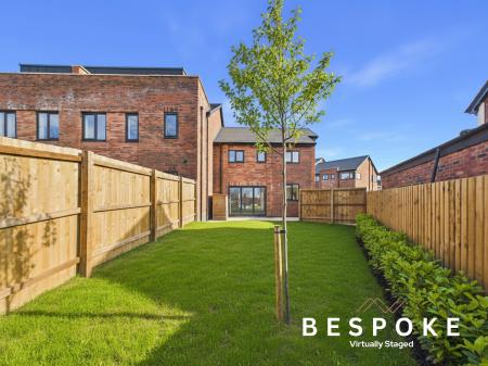 4 bedroom House for sale in Greenhills Close, Macclesfield, SK11