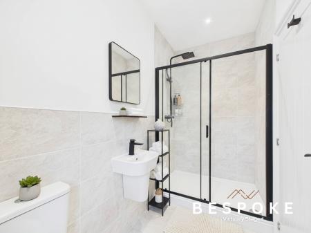 4 bedroom House for sale in Greenhills Close, Macclesfield, SK11