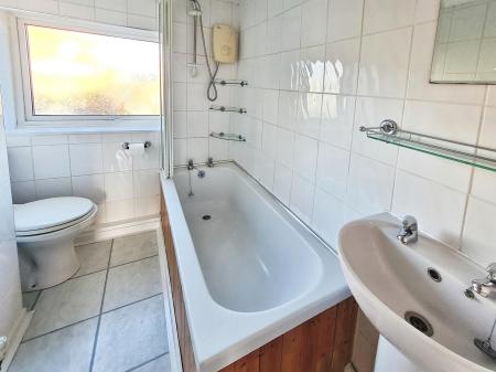 2 bedroom Terraced House to let in Norbury Street, Macclesfield, SK11