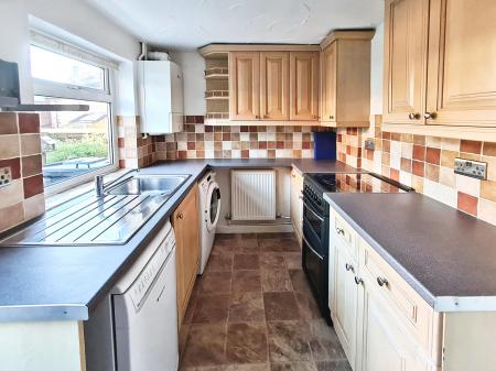 2 bedroom Terraced House to let in Norbury Street, Macclesfield, SK11