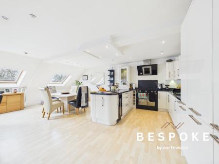 3 bedroom Duplex for sale in Bollington, Bollington, Macclesfield, SK10