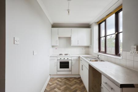 1 bedroom Flat to let in Stamford Court, Stamford Road, Macclesfield, SK11