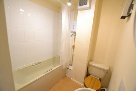 1 bedroom Flat to let in Stamford Court, Stamford Road, Macclesfield, SK11