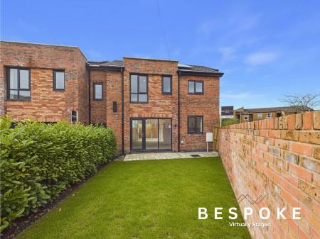 4 bedroom House for sale in Bank Street, Macclesfield, SK11