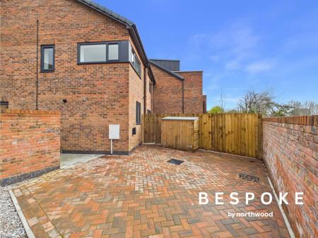 4 bedroom House for sale in Bank Street, Macclesfield, SK11