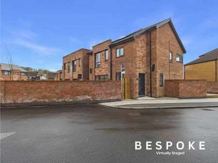 4 bedroom House for sale in Bank Street, Macclesfield, SK11