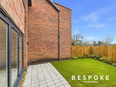 4 bedroom House for sale in Bank Street, Macclesfield, SK11