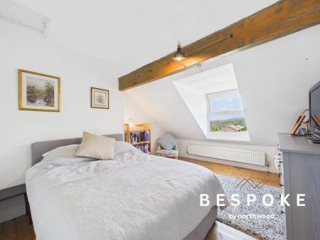 4 bedroom Semi-detached house for sale in Buxton Road, Macclesfield, SK11