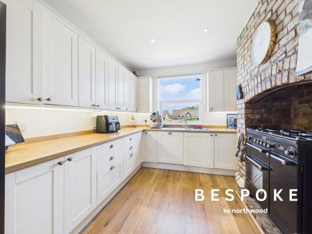 4 bedroom Semi-detached house for sale in Buxton Road, Macclesfield, SK11