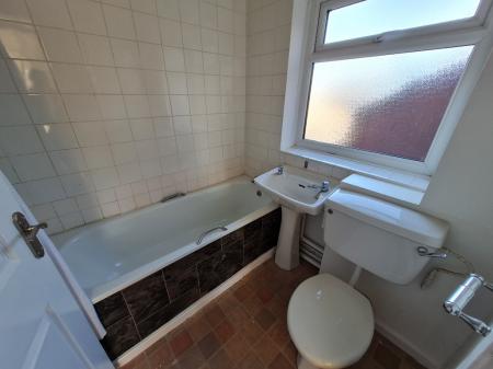 2 bedroom Terraced House to let in Mill Road, Macclesfield, SK11
