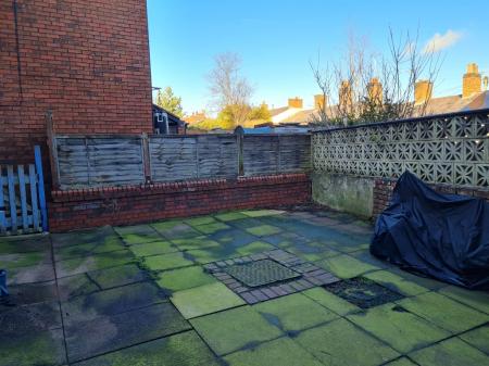 2 bedroom Terraced House to let in Mill Road, Macclesfield, SK11