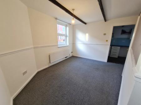 2 bedroom Terraced House to let in Mill Road, Macclesfield, SK11