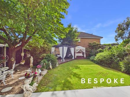 4 bedroom Detached house for sale in Pennymoor Drive, Altrincham, WA14