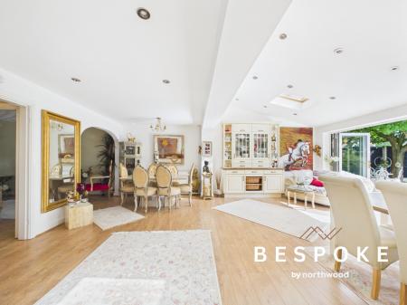 4 bedroom Detached house for sale in Pennymoor Drive, Altrincham, WA14