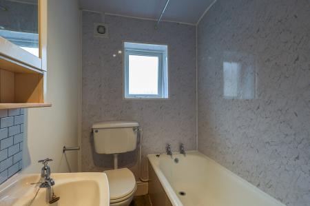 2 bedroom Terraced House to let in Old Meadow, Macclesfield, SK11
