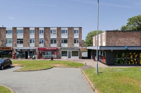 2 bedroom Flat to let in Westmorland Close, Macclesfield, SK10