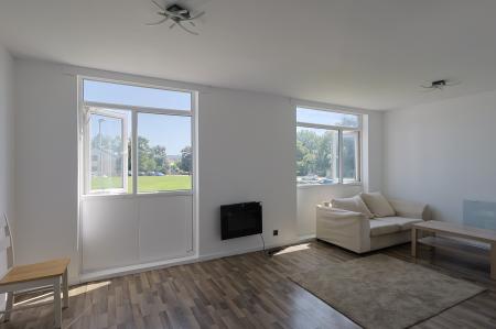 2 bedroom Flat to let in Westmorland Close, Macclesfield, SK10