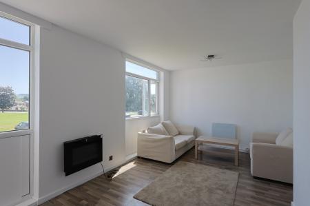2 bedroom Flat to let in Westmorland Close, Macclesfield, SK10