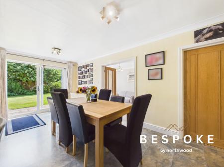5 bedroom Detached house for sale in Dingle Close, Macclesfield, SK10