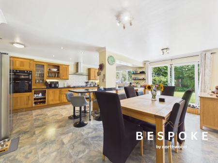 5 bedroom Detached house for sale in Dingle Close, Macclesfield, SK10