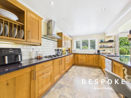 5 bedroom Detached house for sale in Dingle Close, Macclesfield, SK10