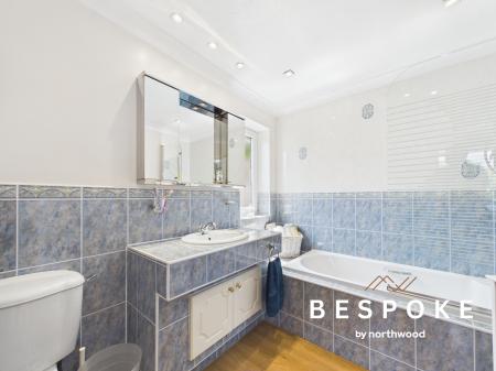 5 bedroom Detached house for sale in Dingle Close, Macclesfield, SK10