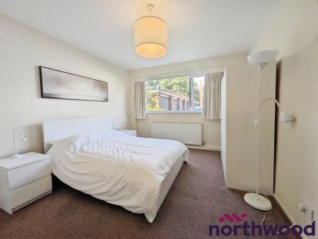 2 bedroom Flat to let in Lacey Court, Wilmslow, SK9