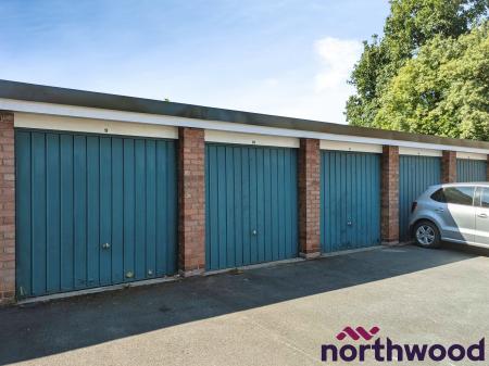 2 bedroom Flat to let in Lacey Court, Wilmslow, SK9