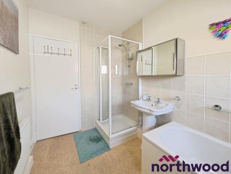 2 bedroom Flat to let in Lacey Court, Wilmslow, SK9