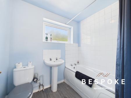 2 bedroom Flat for sale in Beech Farm Drive, Macclesfield, SK10