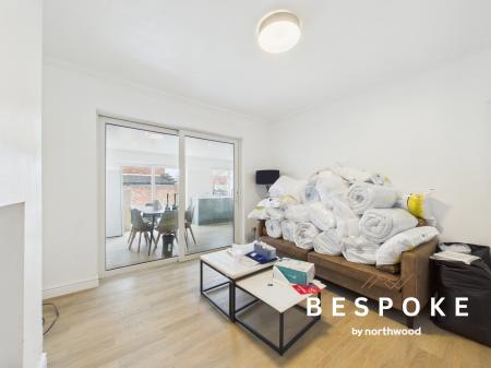 4 bedroom Semi-detached house to let in Corringham Road, Levenshulme, M19