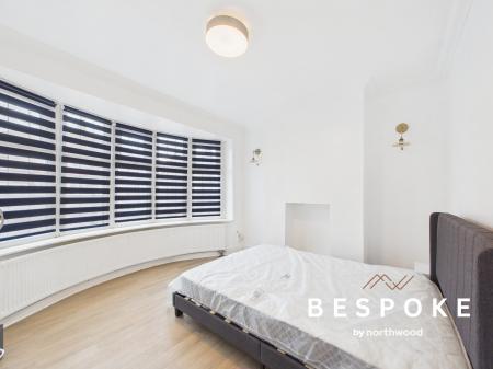 4 bedroom Semi-detached house to let in Corringham Road, Levenshulme, M19