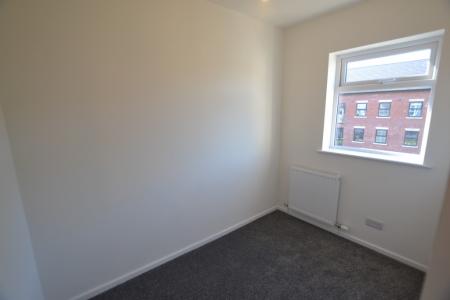 2 bedroom Terraced House to let in Allen Street, Macclesfield, SK11