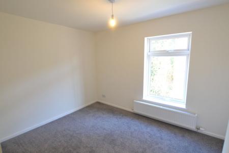 2 bedroom Terraced House to let in Allen Street, Macclesfield, SK11