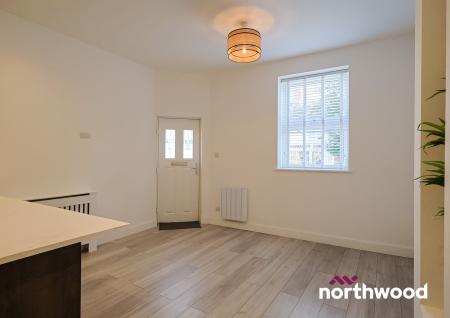 2 bedroom Apartment to let in Chester Road, Macclesfield, SK11