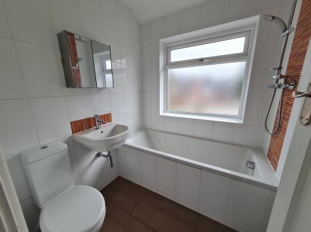 3 bedroom Semi-detached house to let in Toll Bar Road, Macclesfield, SK11