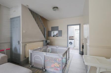 2 bedroom Terraced House to let in Newton Street, Macclesfield, SK11