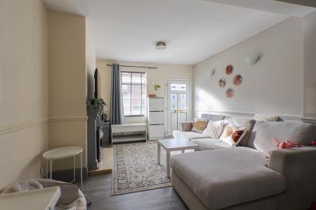 2 bedroom Terraced House to let in Newton Street, Macclesfield, SK11