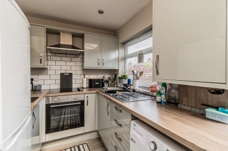2 bedroom Terraced House to let in Newton Street, Macclesfield, SK11